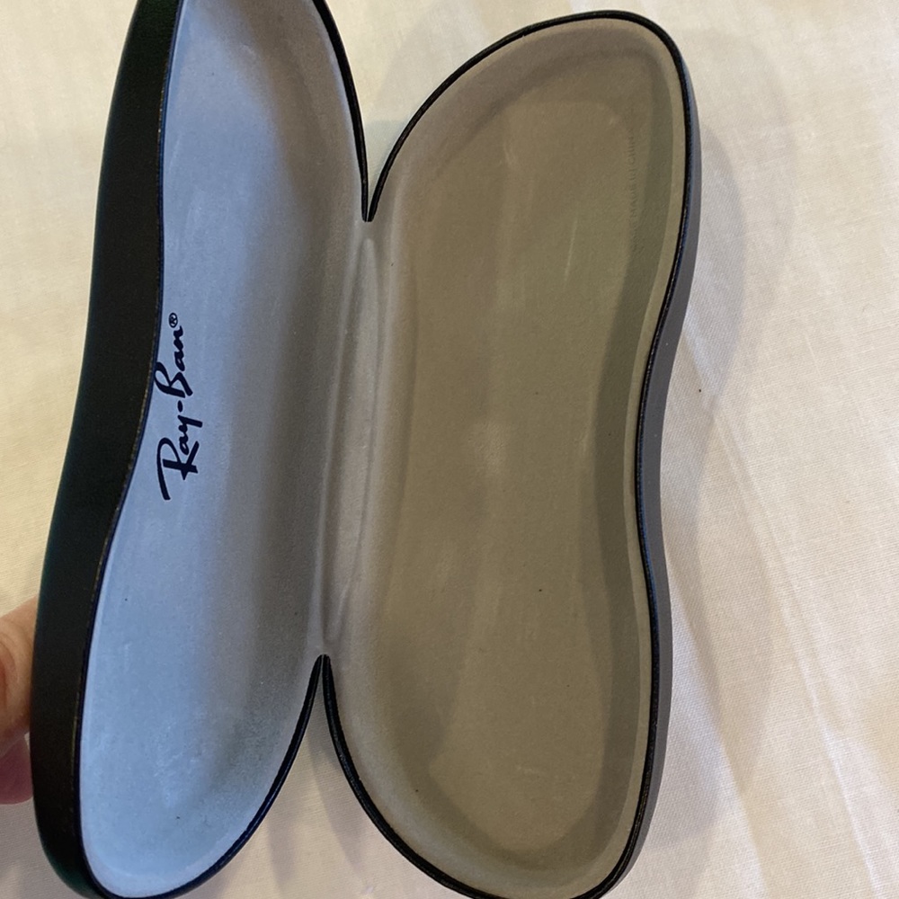Ray-Ban glasses case - Picture 11 of 16